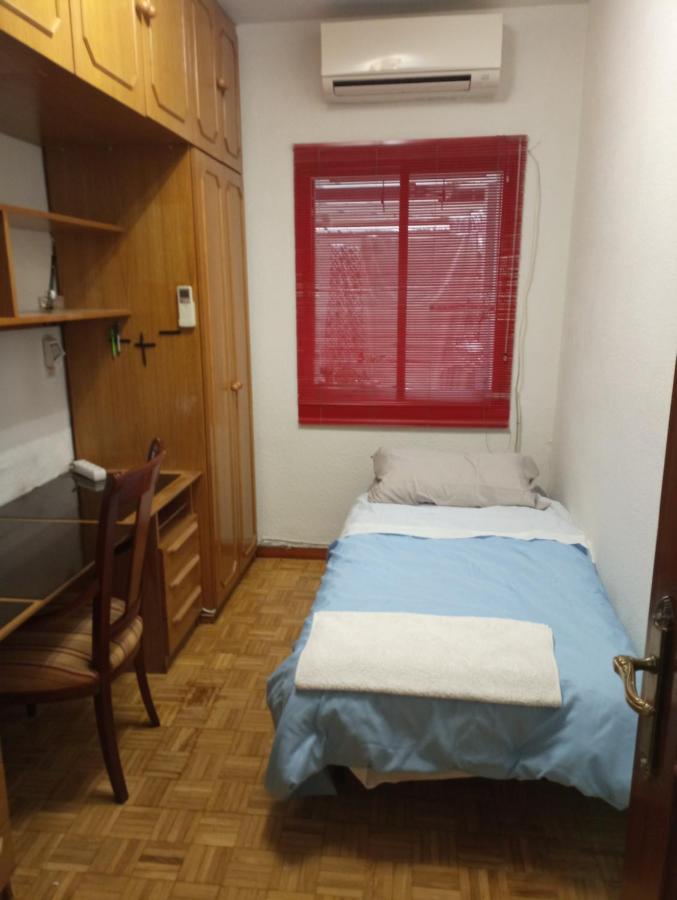 2-Centro Hab Compartida Masculina 8X Bed and Breakfast Madrid Eksteriør billede