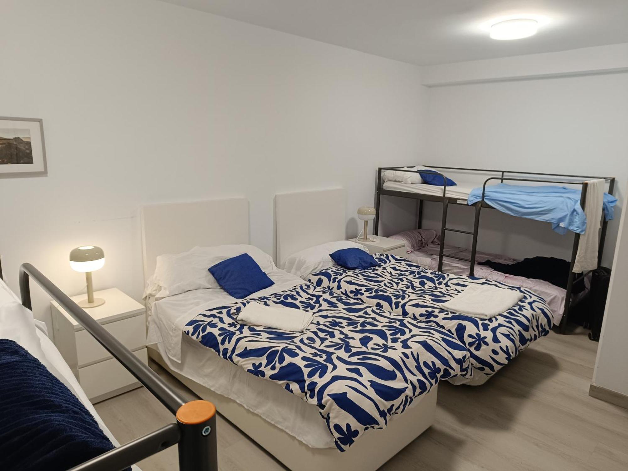 2-Centro Hab Compartida Masculina 8X Bed and Breakfast Madrid Eksteriør billede